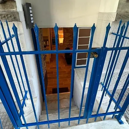 Apartment Stone Near Acropolis & Metro 石头记 Felsenhohle Athens