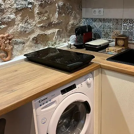 Stone Near Acropolis & Metro 石头记 Felsenhohle Appartement