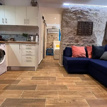 Apartment Stone Near Acropolis & Metro 石头记 Felsenhohle Athens