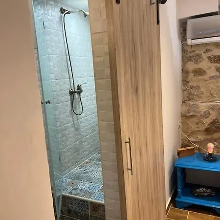 Apartment Stone Near Acropolis & Metro 石头记 Felsenhohle Athens