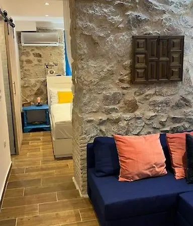 Apartment Stone Near Acropolis & Metro 石头记 Felsenhohle Athens