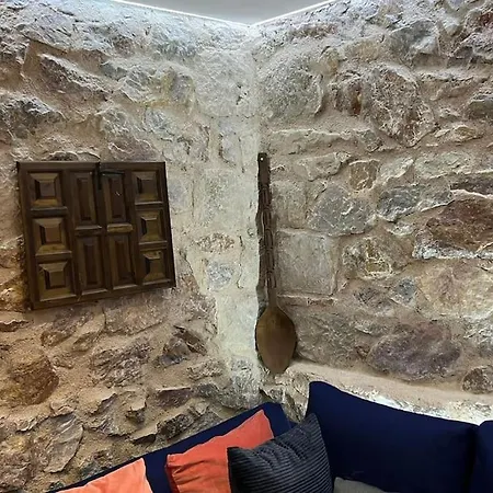 Stone Near Acropolis & Metro 石头记 Felsenhohle Appartement