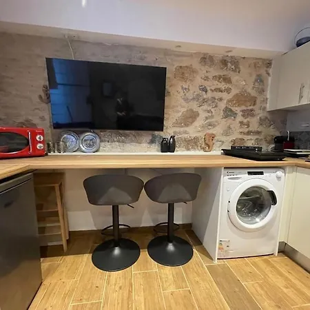 Apartment Stone Near Acropolis & Metro 石头记 Felsenhohle *