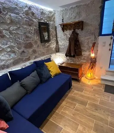 Stone Near Acropolis & Metro 石头记 Felsenhohle Apartment Athens